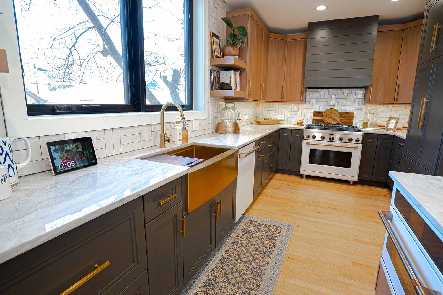 Modern kitchen remodel by Elik Homes.